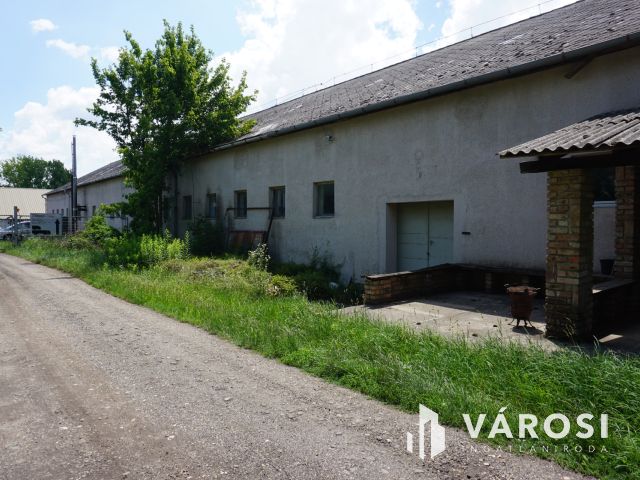 Földszinten elhelyezkedő ipari ingatlan remek áron!