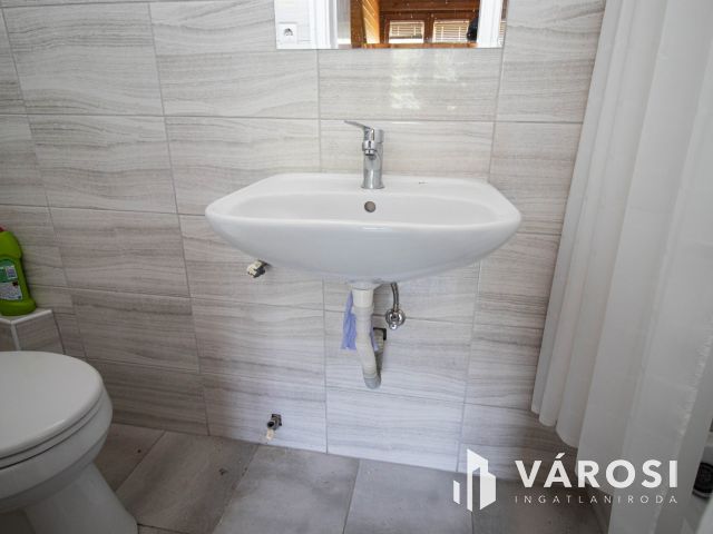 Belső udvaron lévő Iroda eladó Győr belvárosban