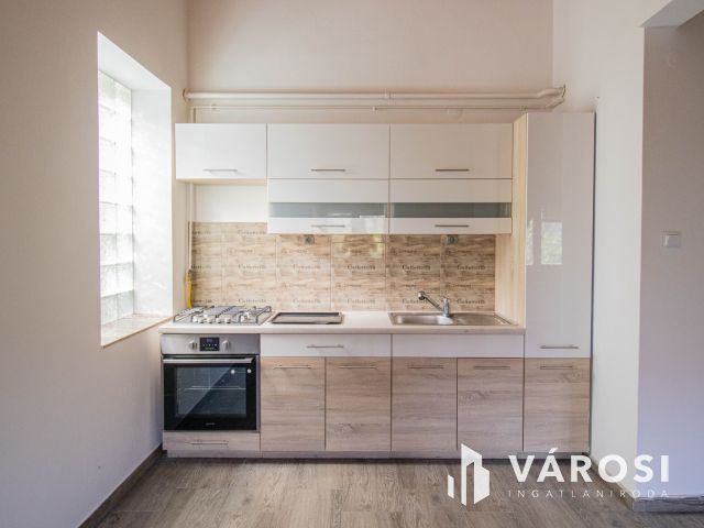 Belső udvaron lévő Iroda eladó Győr belvárosban