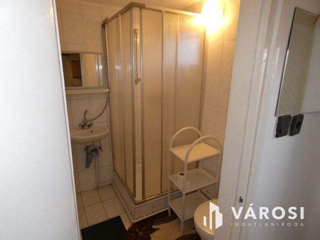 Ecséri templomrom (Révfülöp) közelében nyaraló eladó