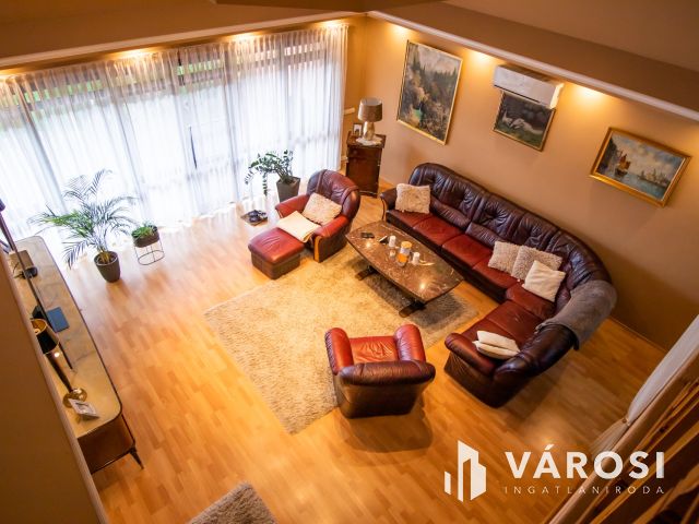 Otthonos álomház a Ráchegyen