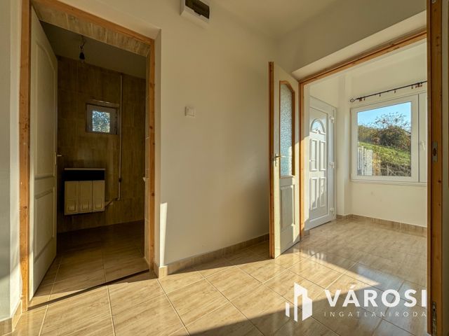 Mátranovákon vendégháznak alkalmas családi ház eladó!