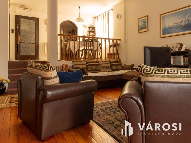 Kertkapcsolatos sorház Budakeszin