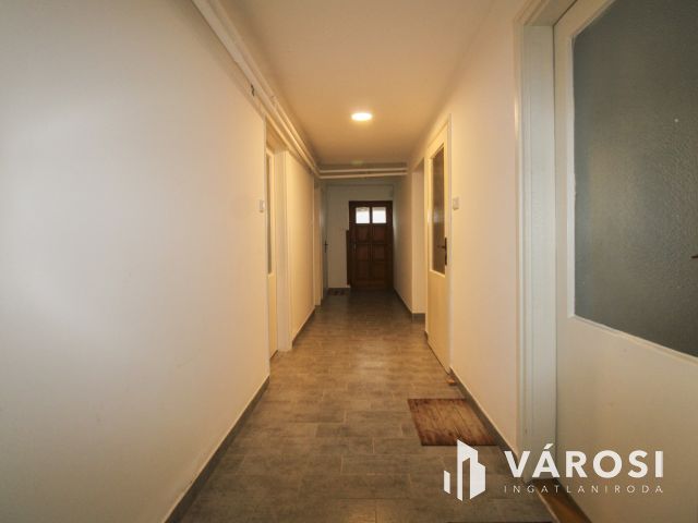 Kényelmes és praktikus: két szintes családi ház eladó