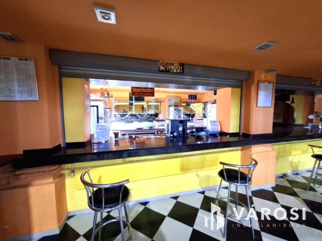 Működő DISCÓ épület, autószerelő műhely, telephely egyben