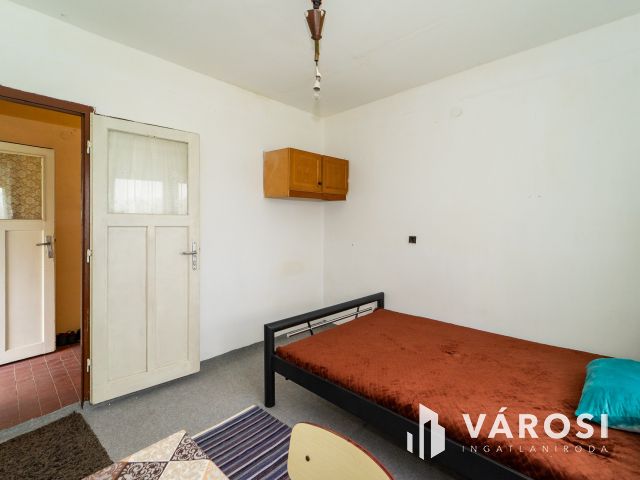 Kis zártkerti ház Debrecen Kondoroskertben