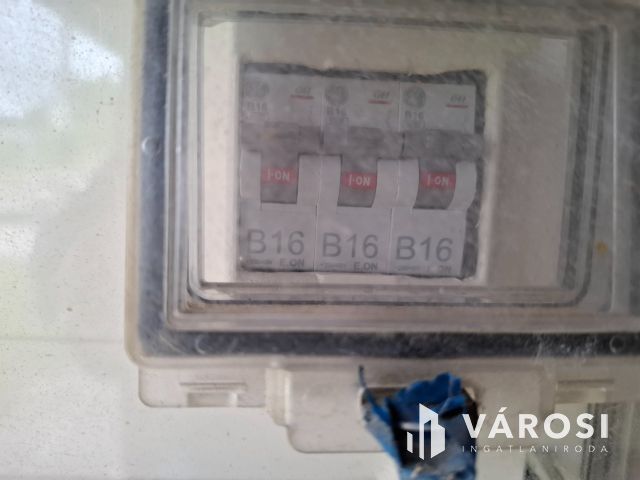 Saját rezsiköltségét megtermelő Balatoni panorámás nyaraló