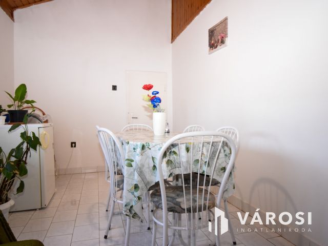 Napelem,3 szint,összeköltözőknek vagy vállalkozásnak Banán!