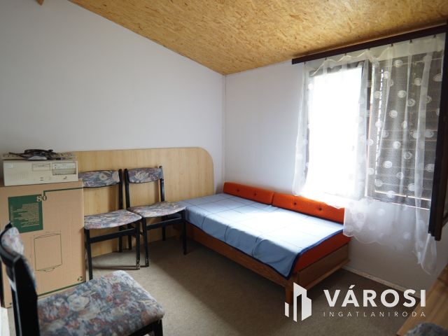 Cserfői hegyen lakható hétvégi ház