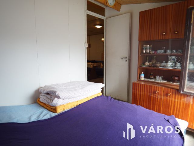 Cserfői hegyen lakható hétvégi ház