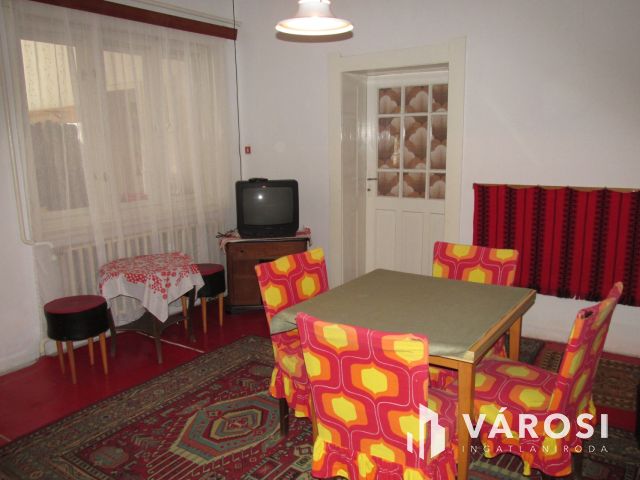 Kétgenerációs családi ház a faluközpont közelében