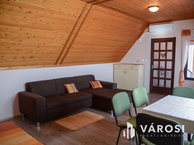 Balatonhoz közeli dupla lakás, dupla garázzsal