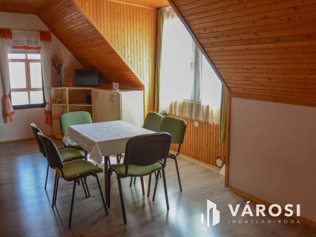 Balatonhoz közeli dupla lakás, dupla garázzsal