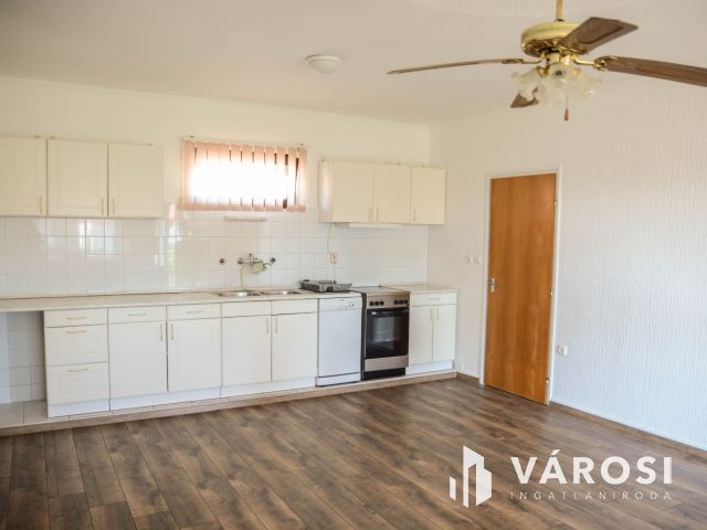 Balatonhoz közeli dupla lakás, dupla garázzsal