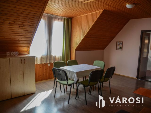 Balatonhoz közeli dupla lakás, dupla garázzsal