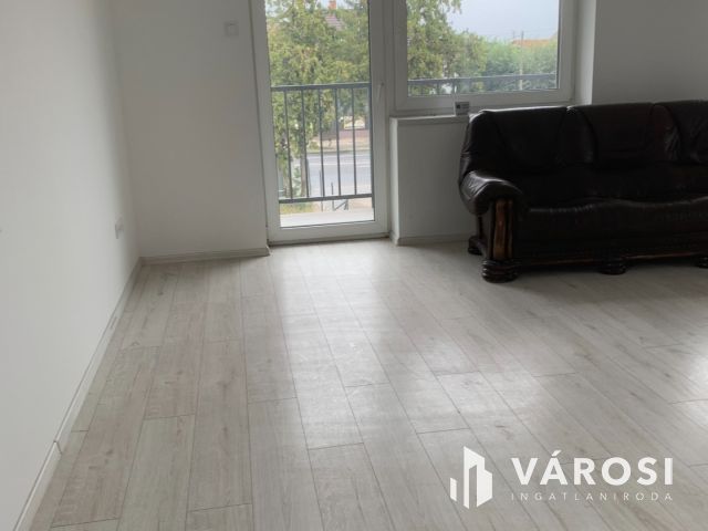 Egy  új, impozáns lakás eladó.