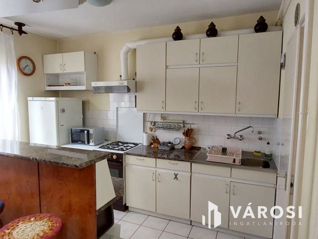 Sétatávolságra a belvároshoz! 3 szobás lakás eladó