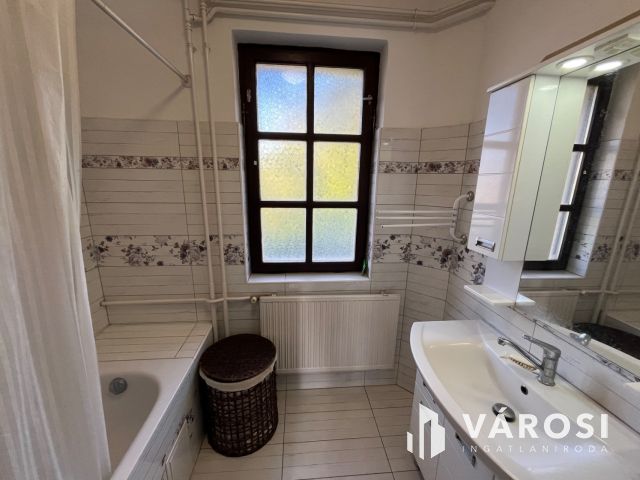 Debrecen Homokertben, Csendes Szép Utcában, Jó Ház Eladó!