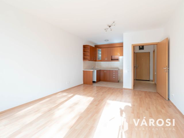 Teraszos, kiskertes 37 m2-es álomlakás eladó Pesterzsébeten