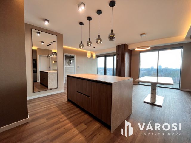 Ébredj a város felett – 91 m² luxus az Egyetem Towerben