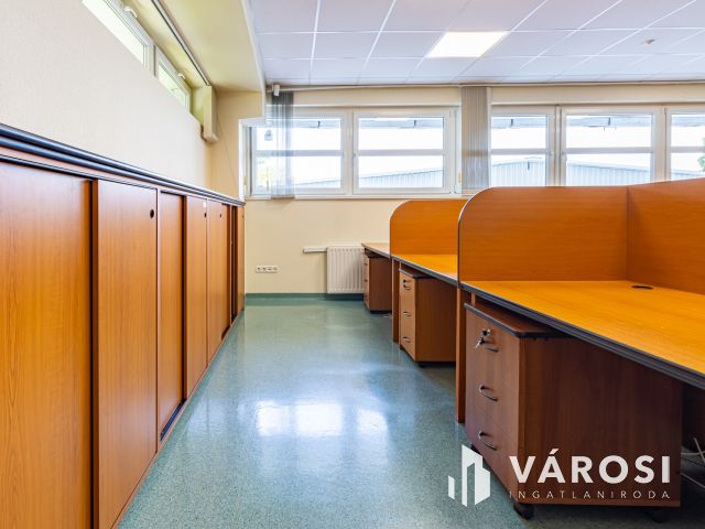 Zuglóban, M3 bevezetőnél, eladó II. emeleti irodaszint