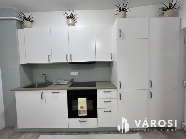 Hajdúszoboszlói, Nagyon Cool Kis Lakás, Nagy Terasszal!