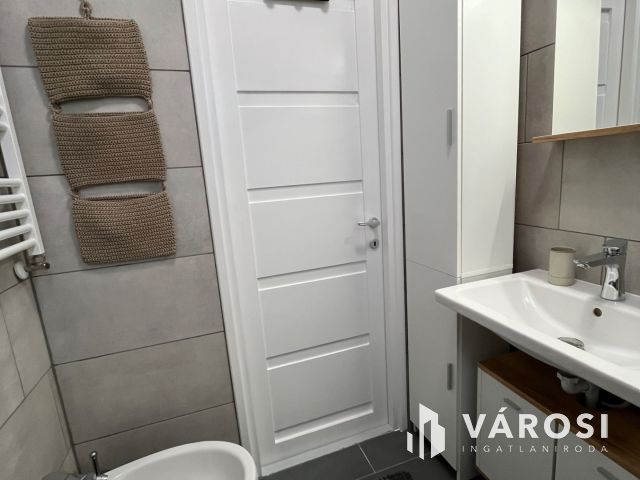 Hajdúszoboszlói, Nagyon Cool Kis Lakás, Nagy Terasszal!