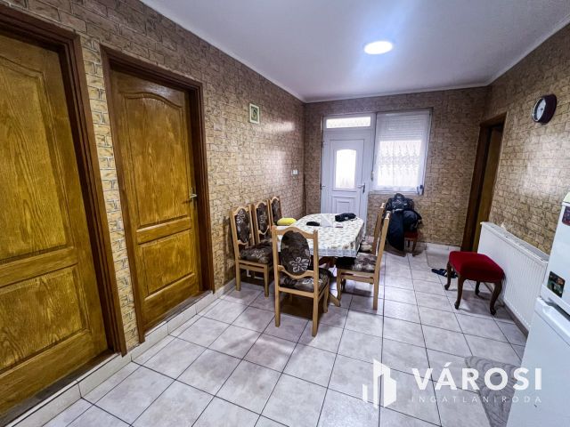 Újfehértó – Háromszobás családi ház  a meggy városában!