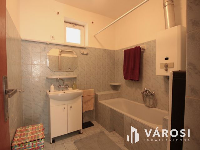 Családi ház gondos bérlőt keres