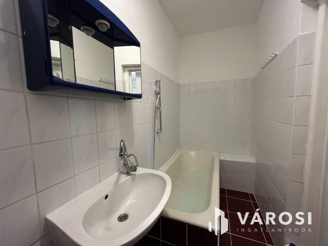 Debreceni 2 Szobás Jó Ház, Csendes Utcában Eladó!