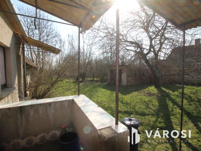 Jó adottságú ház a Sárvárhoz közeli Jákfán