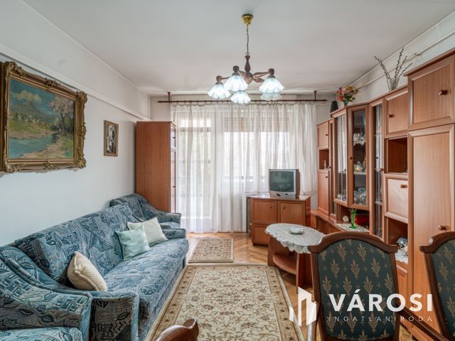 Géém on  - eladó tégla lakás -, plusz egy 24 nm-es garázs
