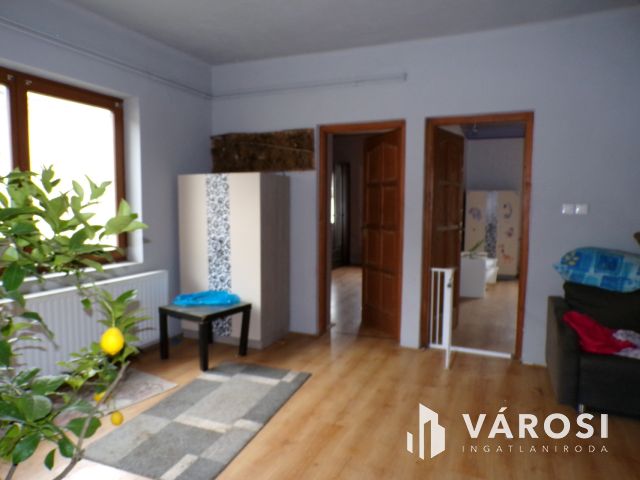 Csendes utcában tágas otthonos ház eladó!