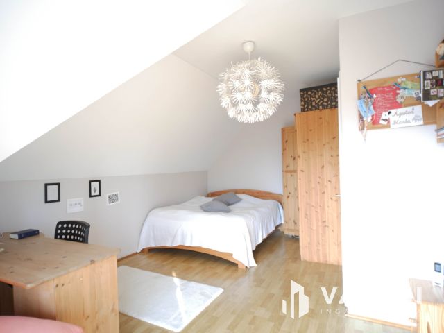 Exkluzív stílusos családi ház dupla garázzsal eladó