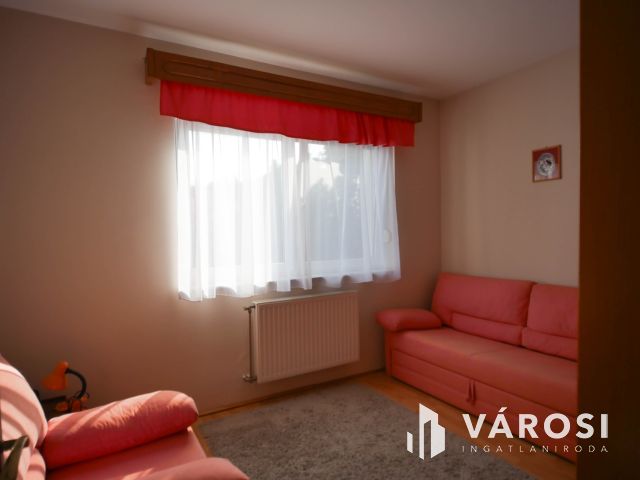 Exkluzív stílusos családi ház dupla garázzsal eladó