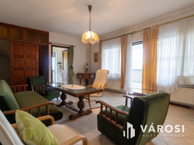 Örökpanorámás családi ház Balatonfüreden