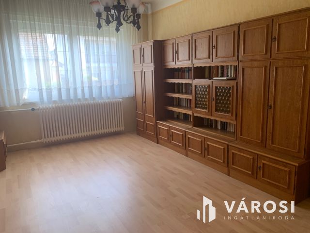 Nyíregyházán,kertvárosi részen  eladó  egy földszintes   ház