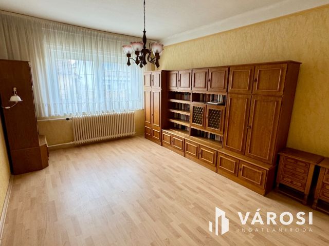 Nyíregyházán,kertvárosi részen  eladó  egy földszintes   ház