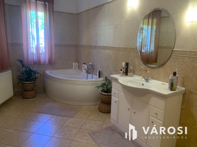 Prémium családi ház kiváló lokációban eladó