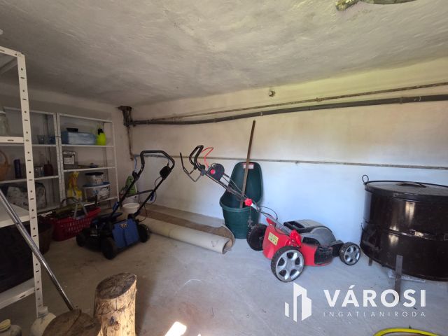 Jó állapotú, kis parasztház eladó