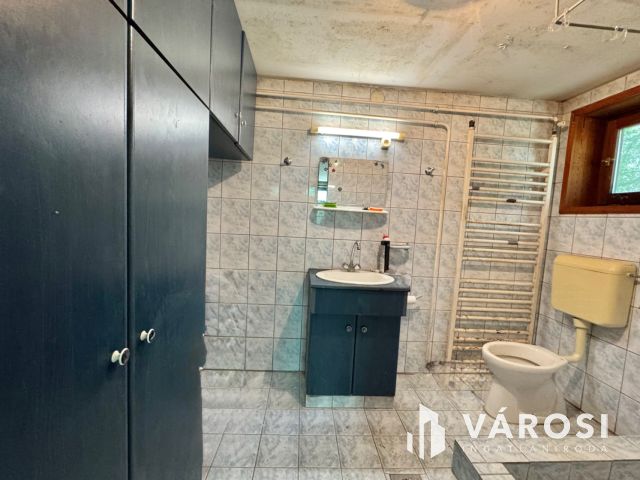 Nyaraló a város szélén