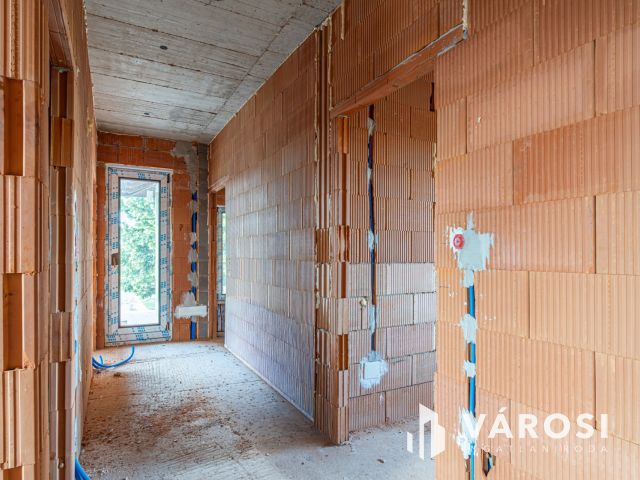 Minden igényt kielégítő ikerház a Holt Maros szomszédságában