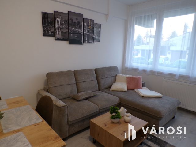 Modern lakás teljesen felújítva a földszinten eladó!