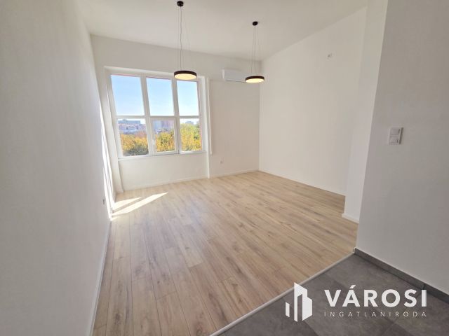 Felújított garzon lakás /iroda Csepelen
