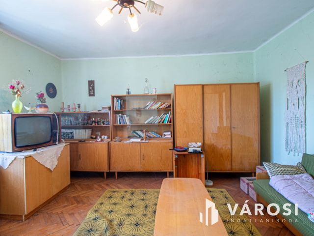 Hagulatos házikó távol a város zajától